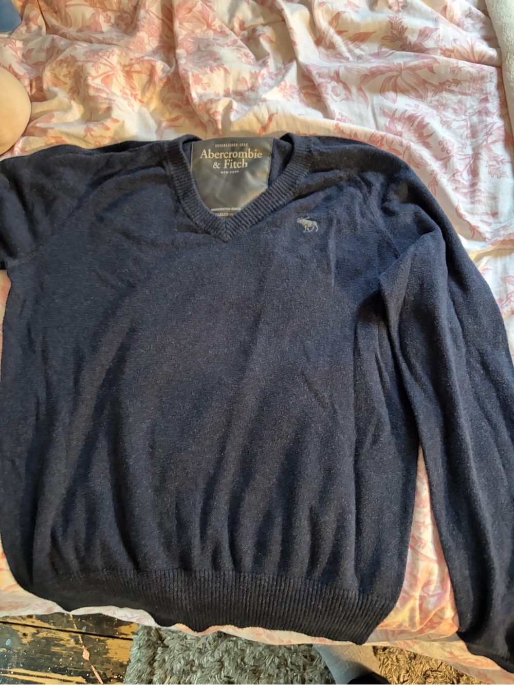 Abercrombie & Fitch Navy V-Neck Women's Sweater